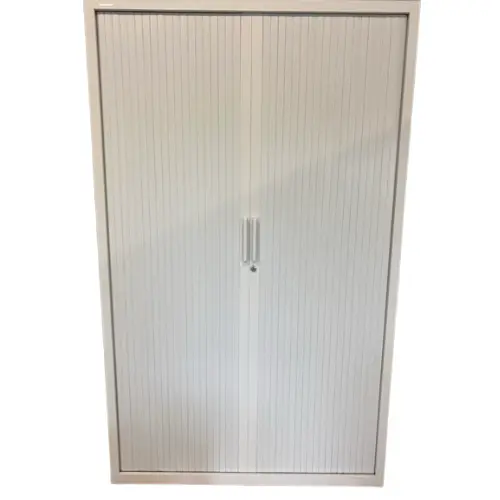 Armoire haute métallique, rideaux blanc, avec clé