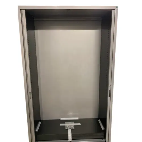 Armoire haute métallique, rideaux gris, avec clé